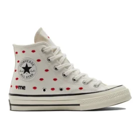 Chuck 70 Embroidered Lips High „Love Me – Vintage White“