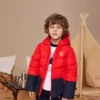 Daunenjacke mit Kapuze und Fleecefutter sowie Logo-Emblem, asiatische Größen „Rot Schwarz“