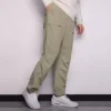Herren-Converse-Freizeithose aus gewebtem Stoff in Uni-Farbe, gerade geschnitten, hellgrau-grün