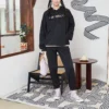 Hoodie aus Strick mit kontrastfarbener Alphabet-Stickerei, schwarz