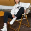 Locker sitzender Fleece-Hoodie mit gesticktem Logo, Weiß